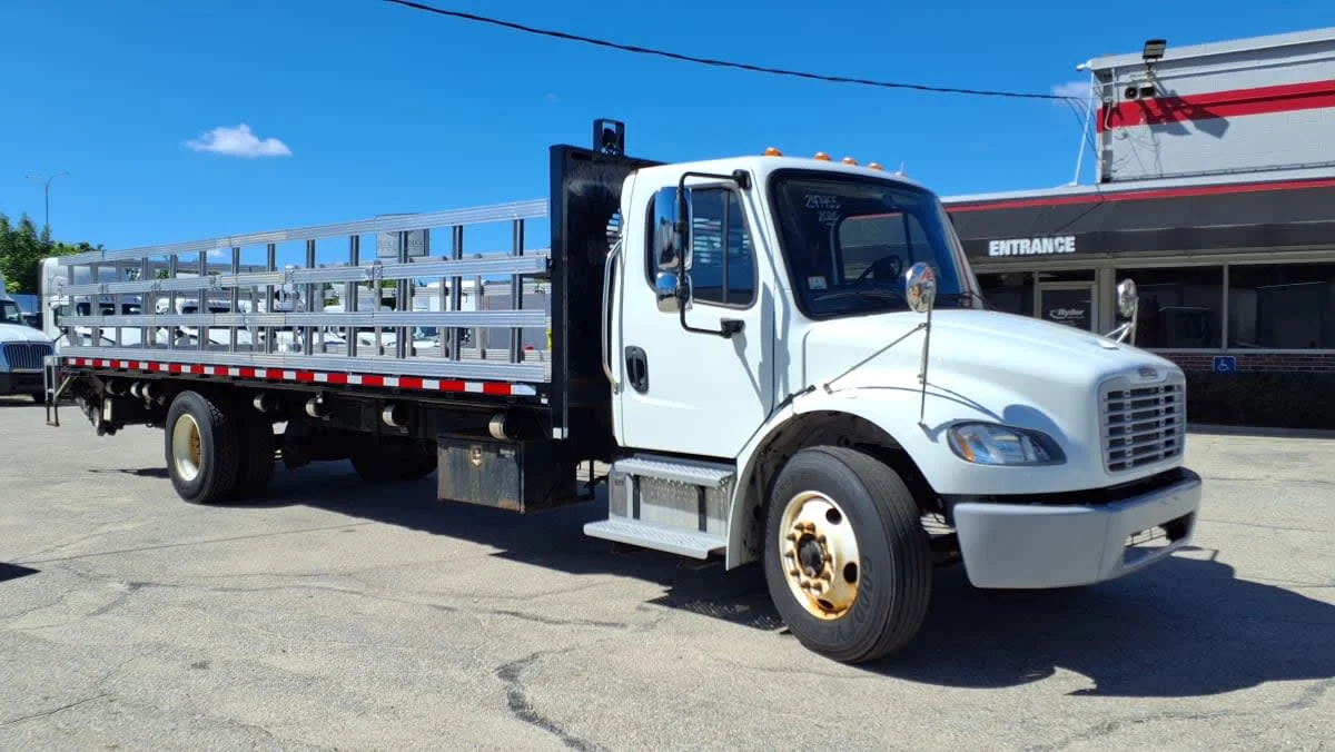 2020 Freightliner M2 106 in Warwick, RI — photo 3