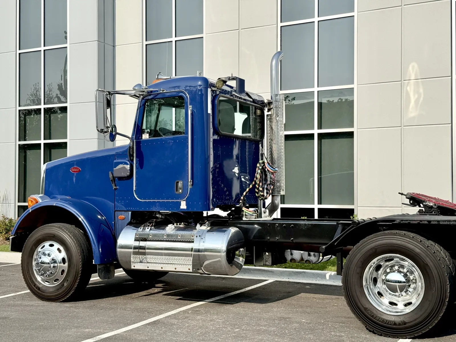 2016 Peterbilt 365 - image 8