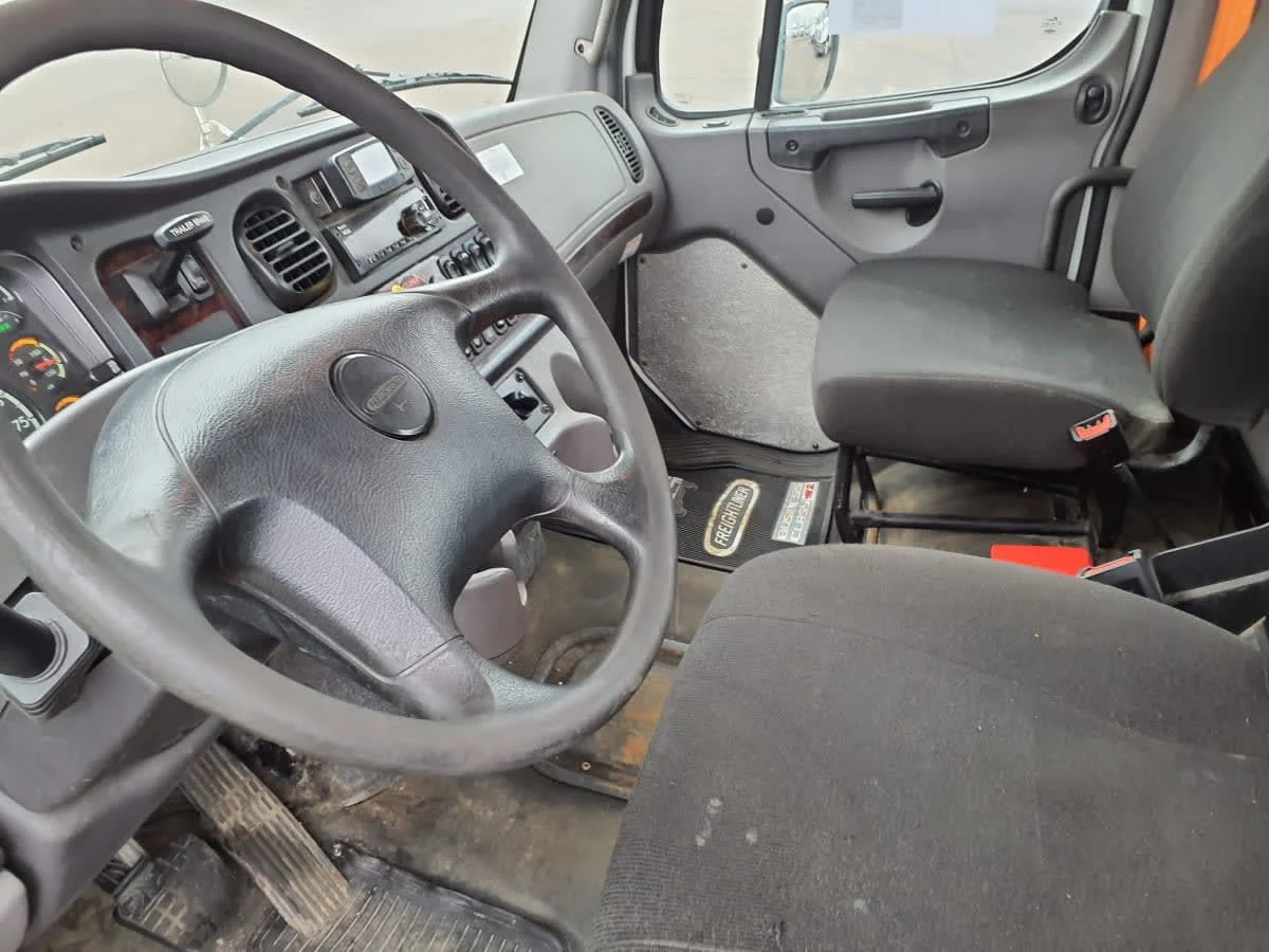2022 Freightliner M2 106 in Oak Creek, WI — photo 7