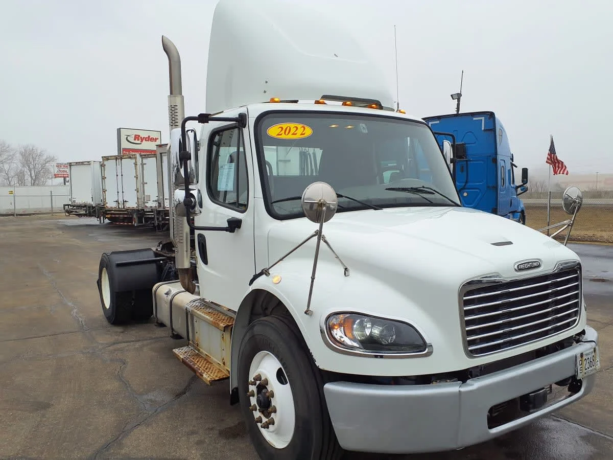 2022 Freightliner M2 106 - image 3