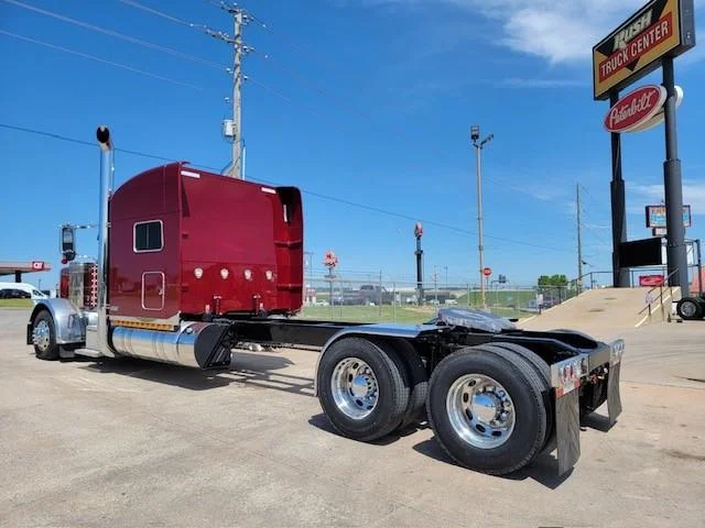 2022 Peterbilt 389 - image 9