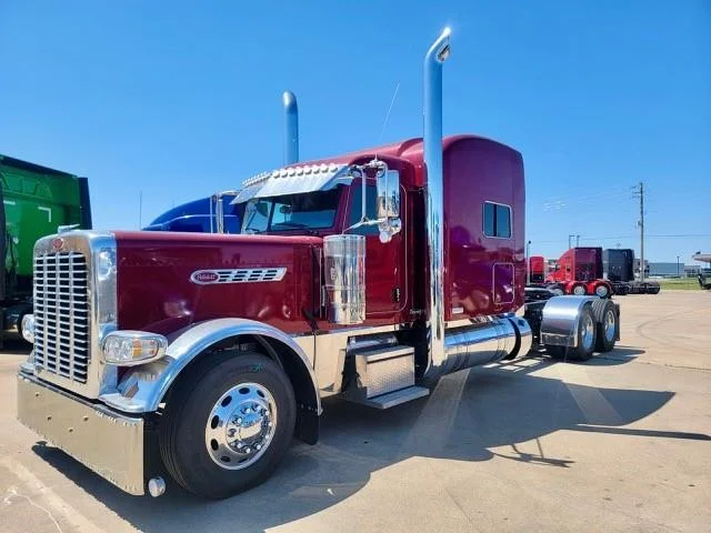 2022 Peterbilt 389 - image 3