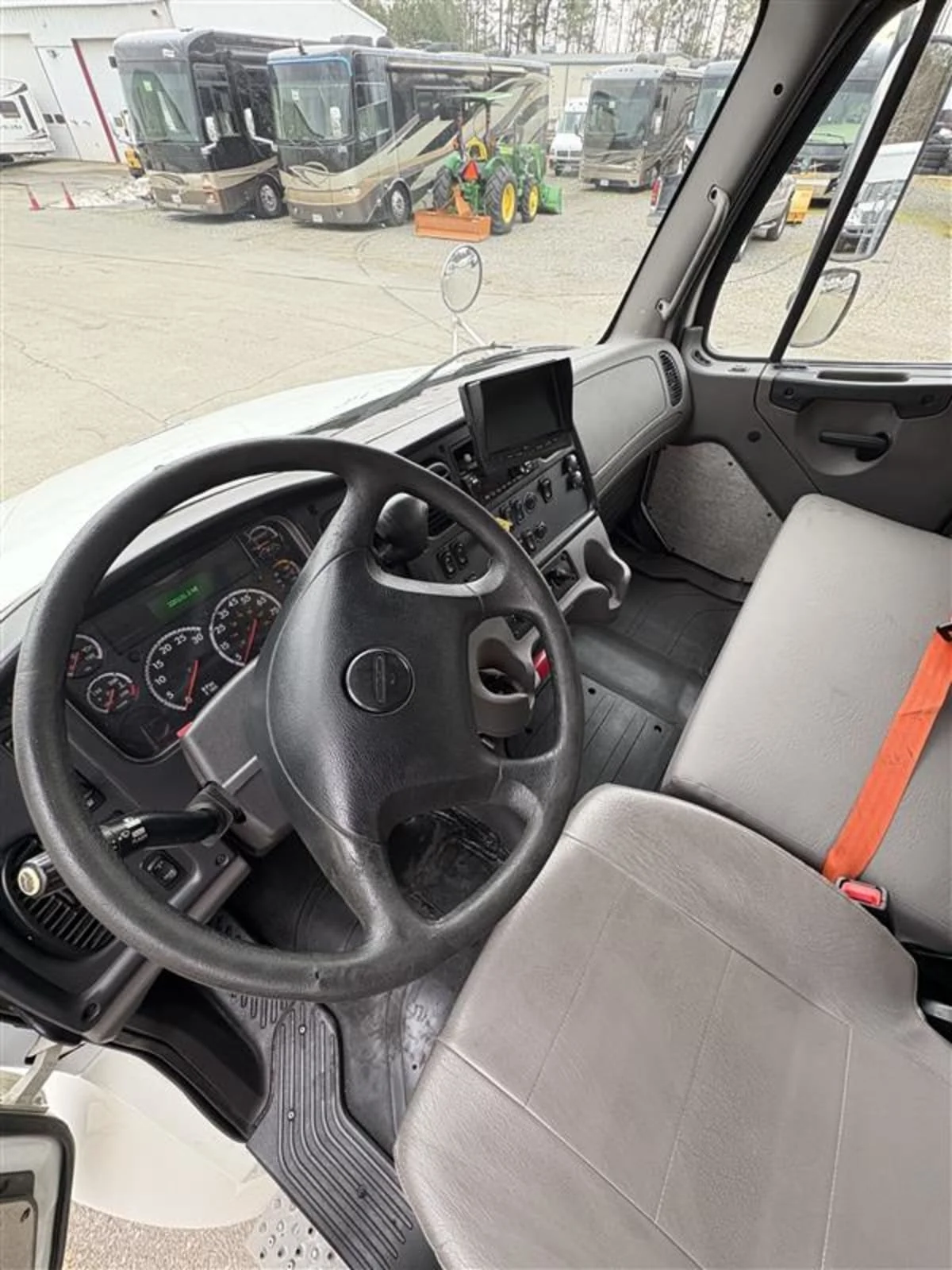 2019 Freightliner M2 106 in Ashland, VA — photo 7