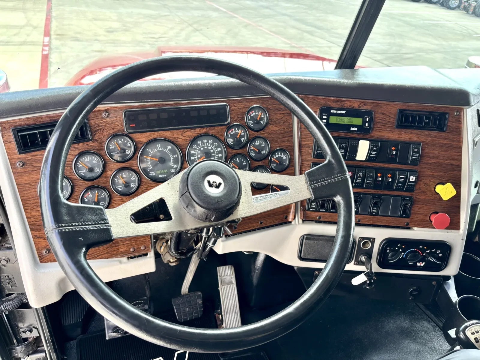 2015 Western Star 4900 - image 16