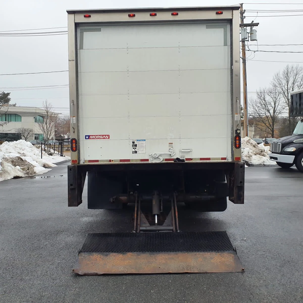 2019 Isuzu NPR - image 5