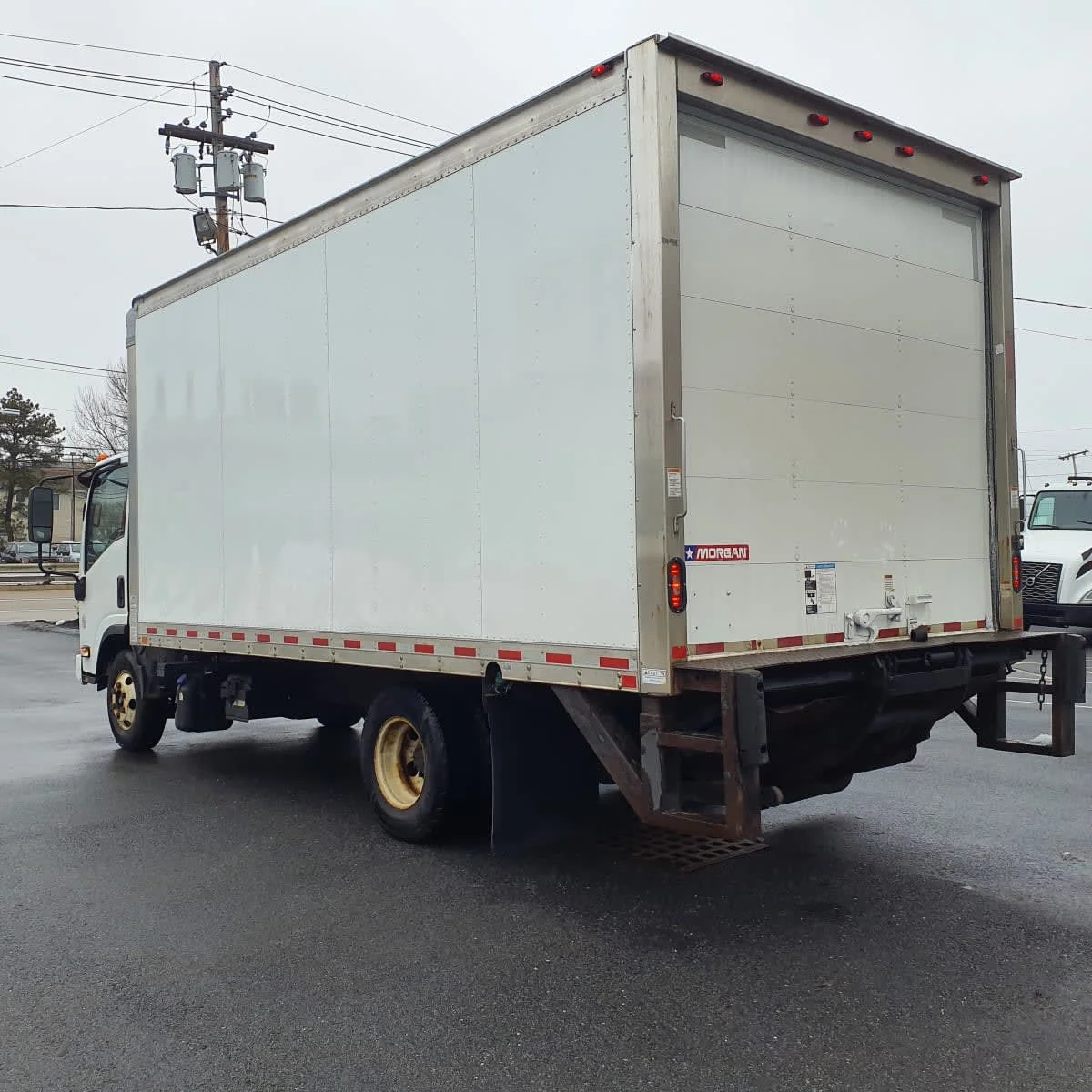 2019 Isuzu NPR - image 6