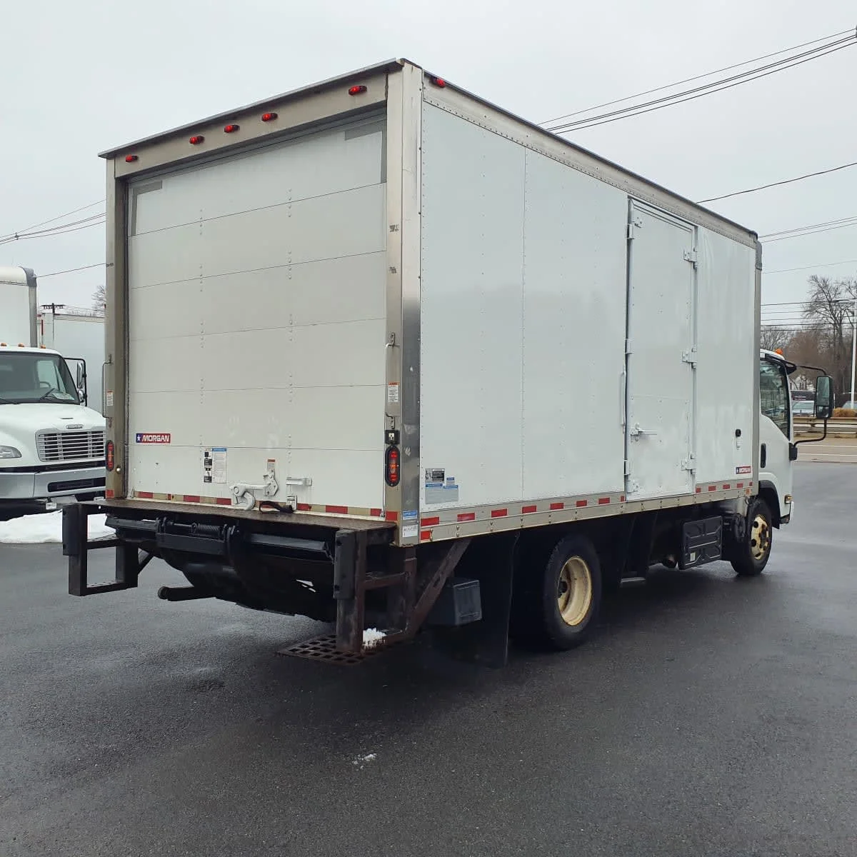 2019 Isuzu NPR - image 4