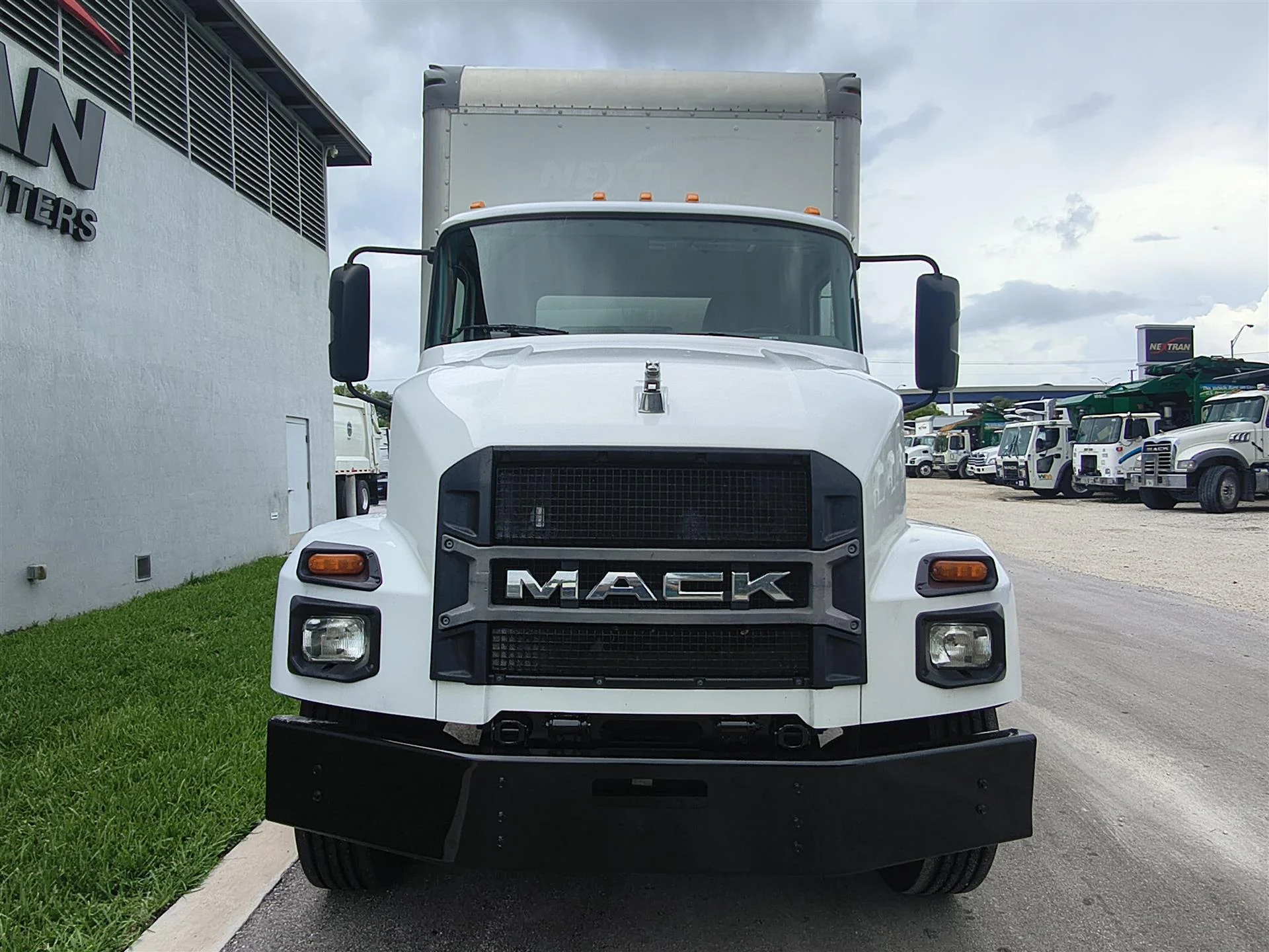 2022 Mack in Orlando, FL — photo 2