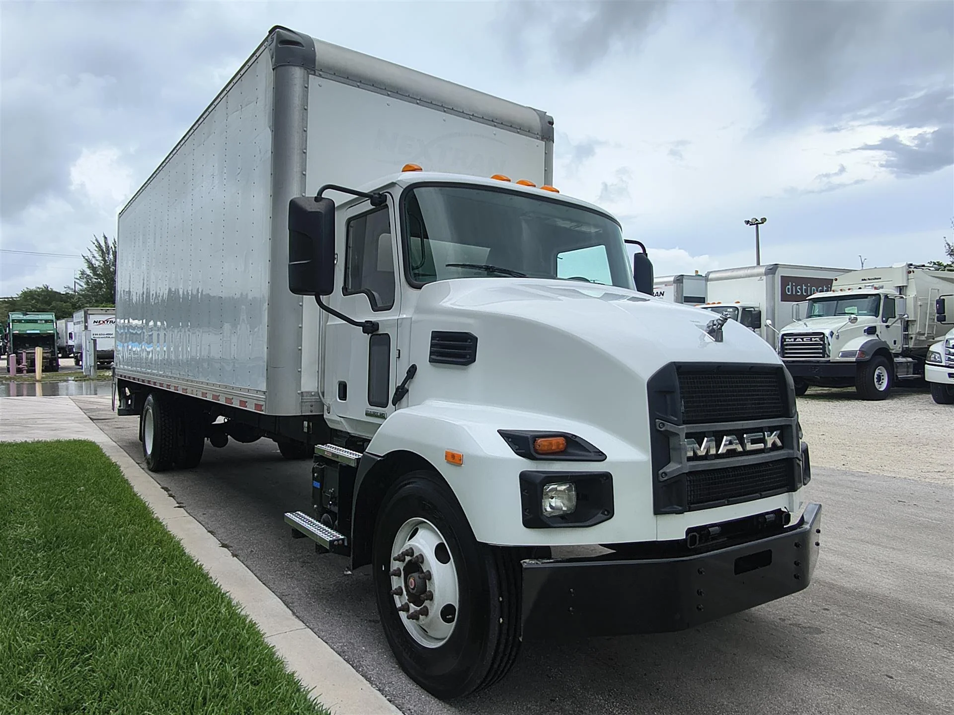 2022 Mack in Orlando, FL — photo 3