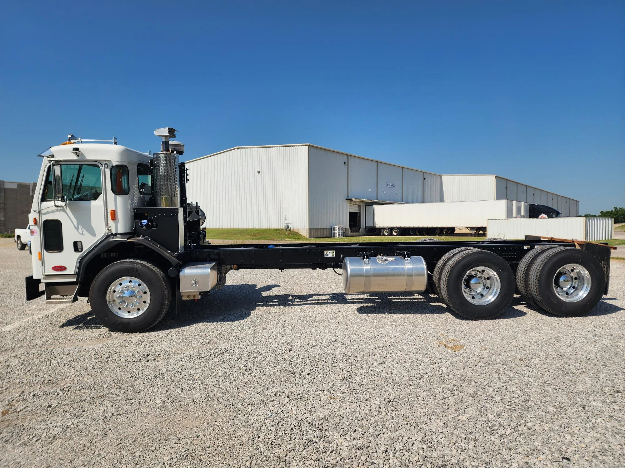 2025 Peterbilt 520 in Fort Payne, AL — photo 2