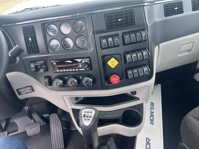 2026 Peterbilt 589 — photo 13