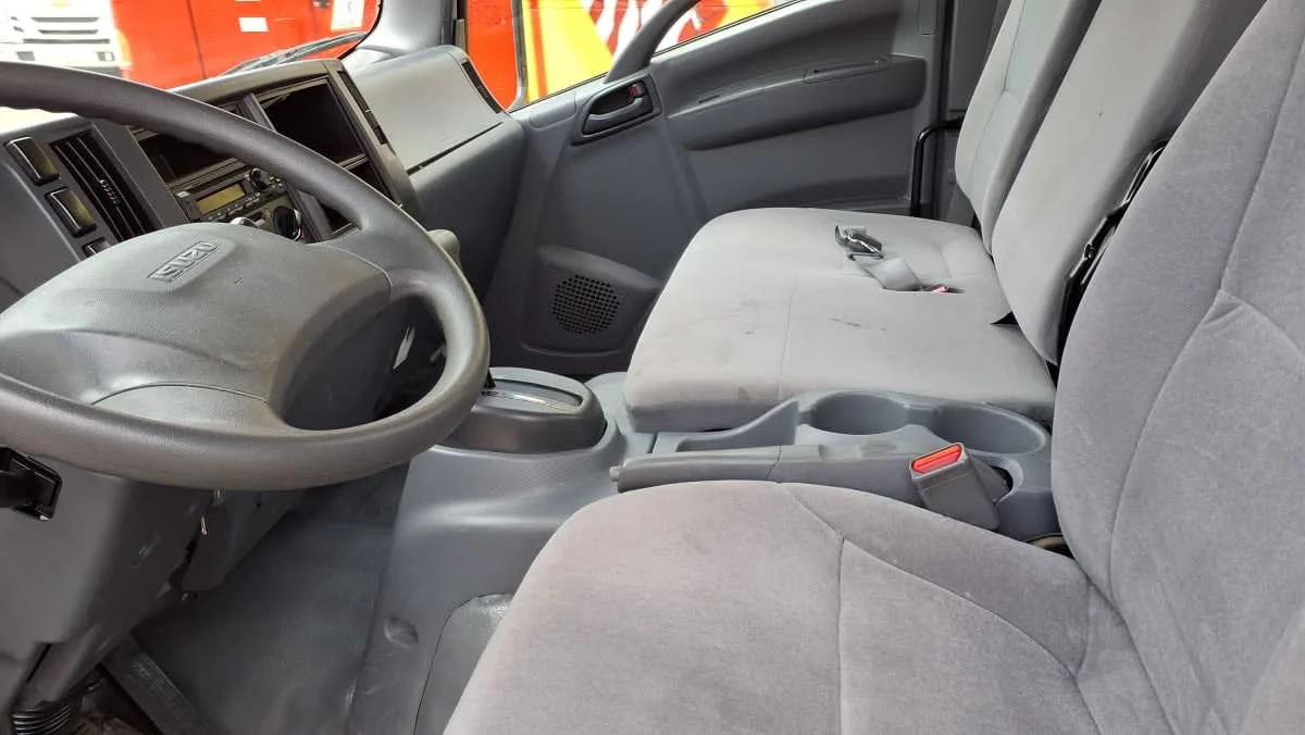 2020 Isuzu NRR in Salisbury, MA — photo 7