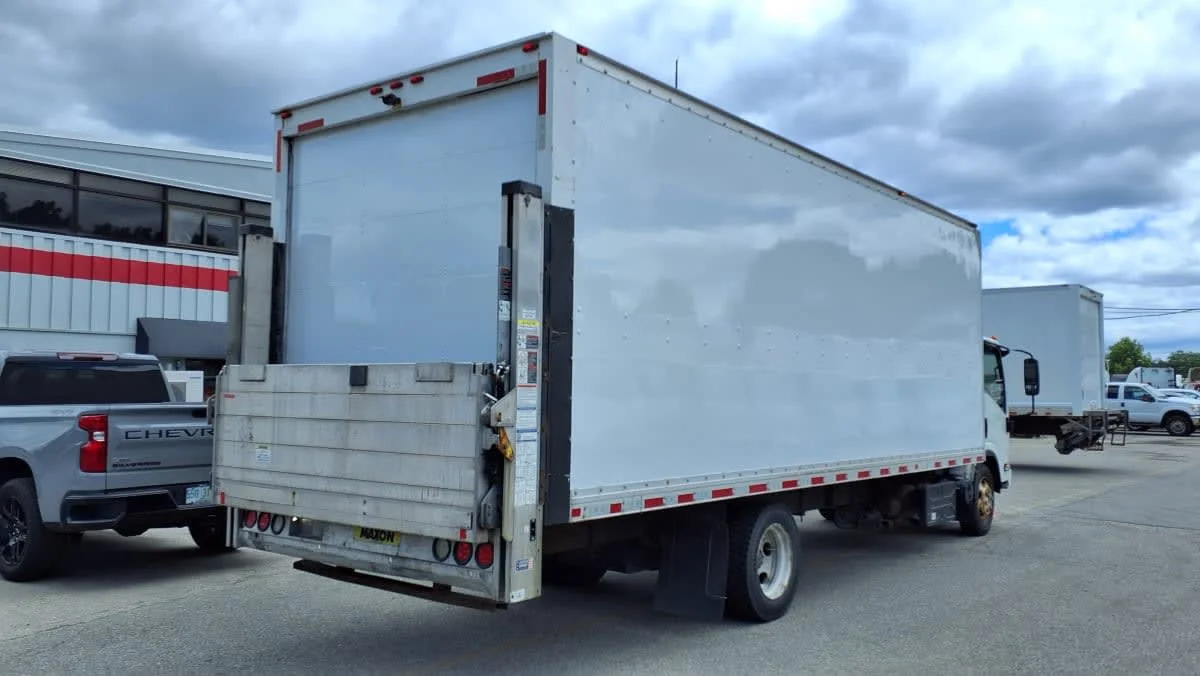 2020 Isuzu NRR in Salisbury, MA — photo 4