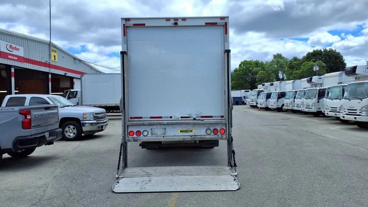 2020 Isuzu NRR in Salisbury, MA — photo 5