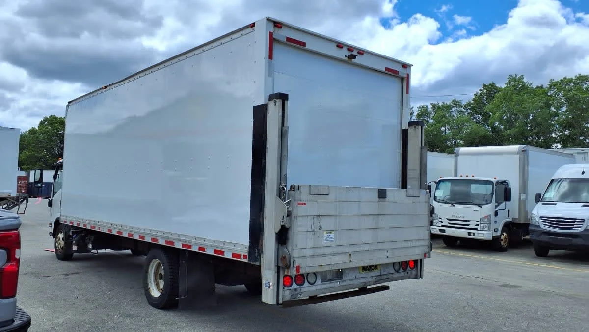 2020 Isuzu NRR in Salisbury, MA — photo 6