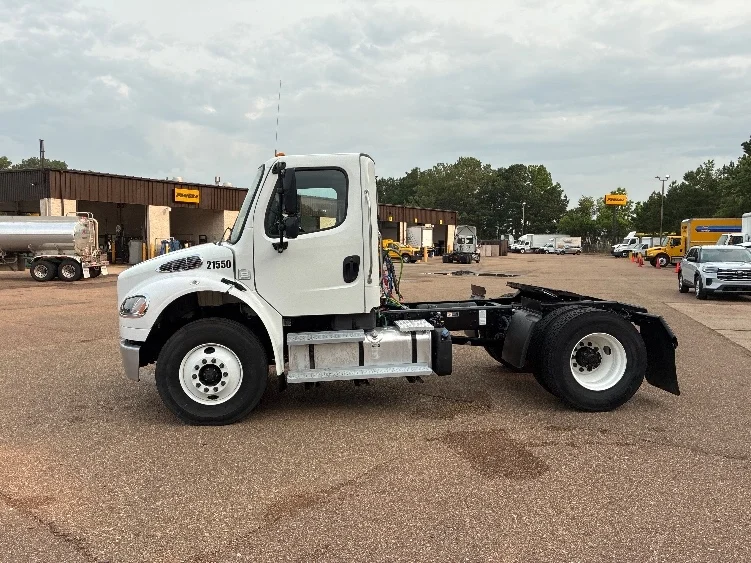 2021 Freightliner eM2 in Jackson, MS — photo 4