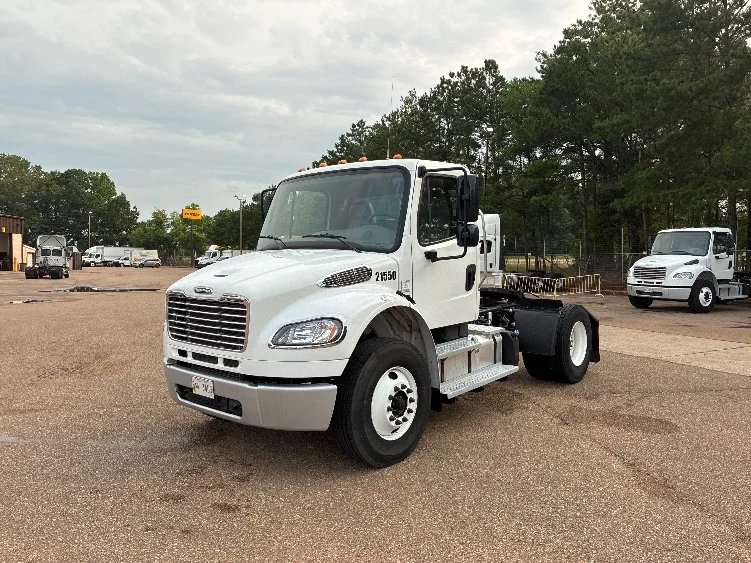 2021 Freightliner eM2 in Jackson, MS — photo 3