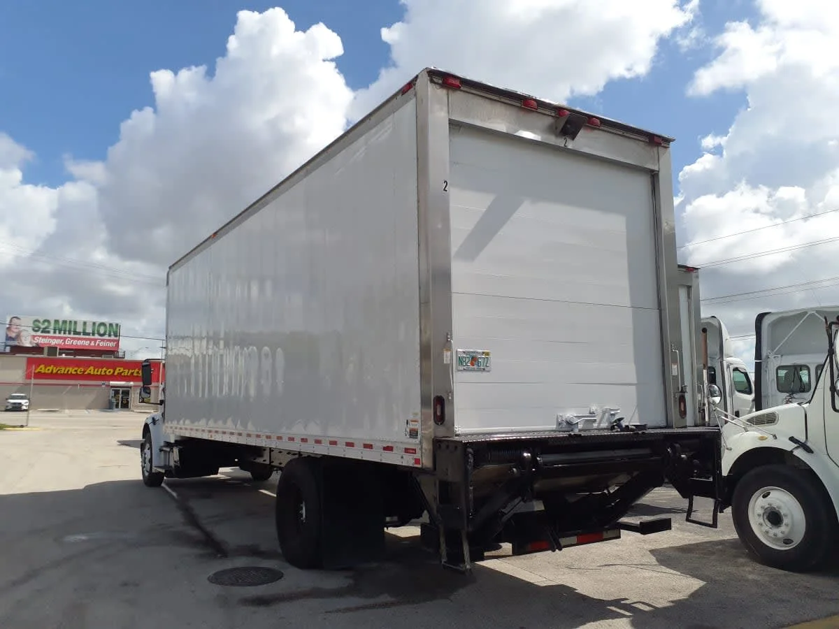 2018 Freightliner M2 106 in Miami, FL — photo 6