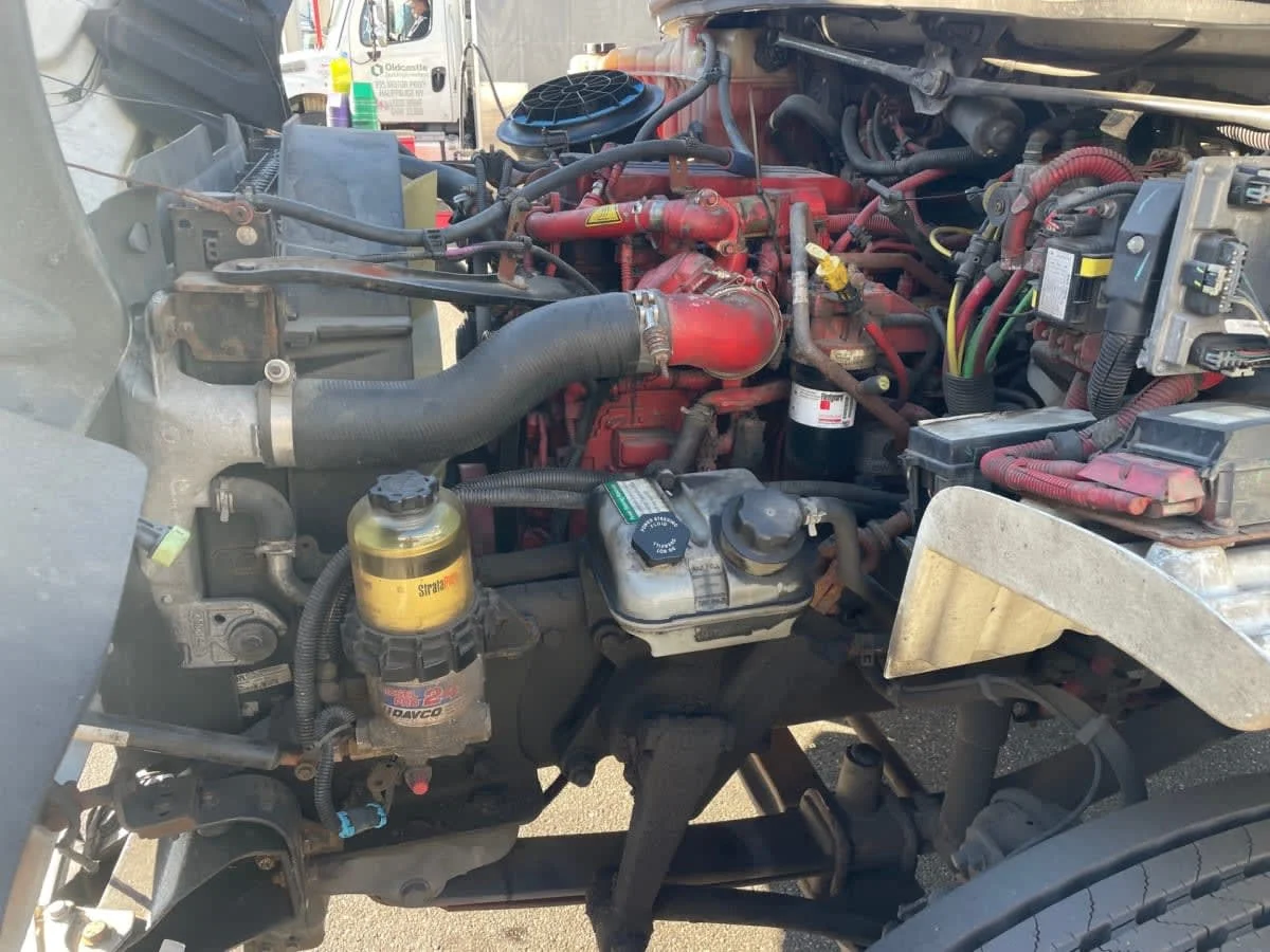 2017 Freightliner M2 106 - image 9