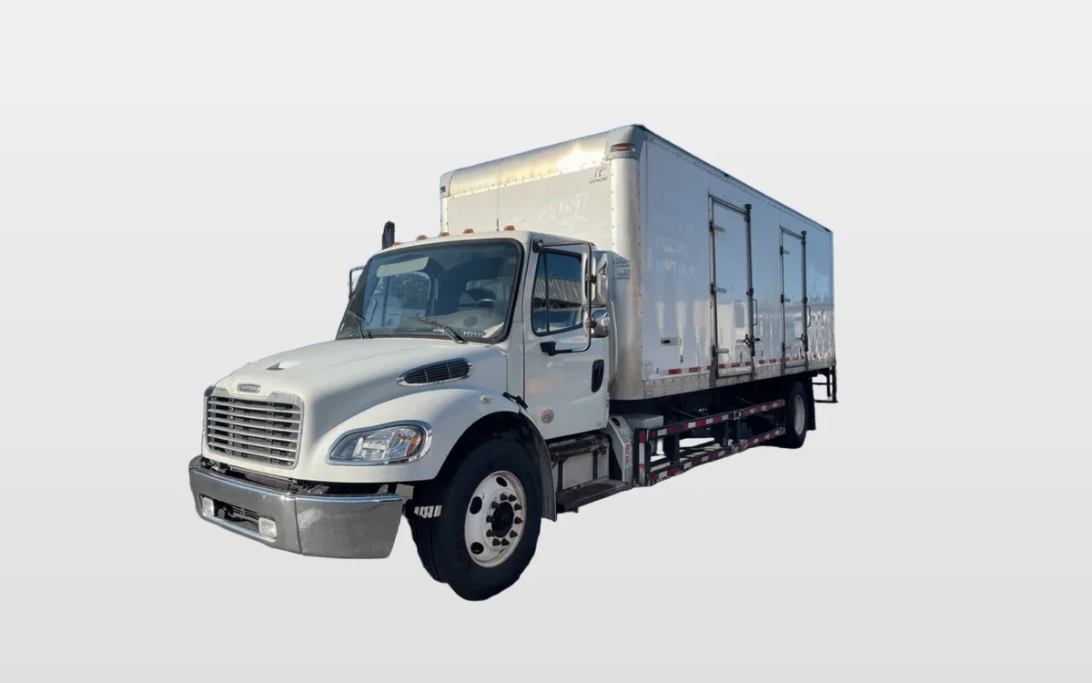 2017 Freightliner M2 106 - image 1