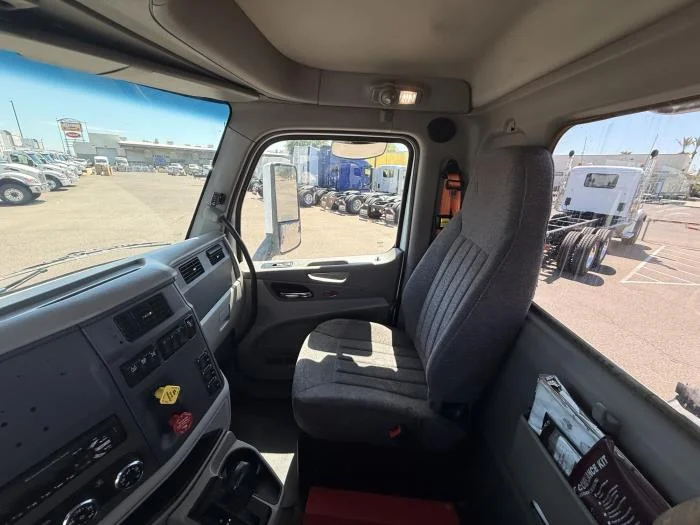 2018 Peterbilt 579 — photo 15