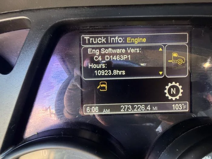 2018 Peterbilt 579 — photo 12
