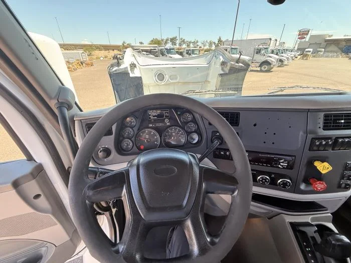 2018 Peterbilt 579 — photo 13