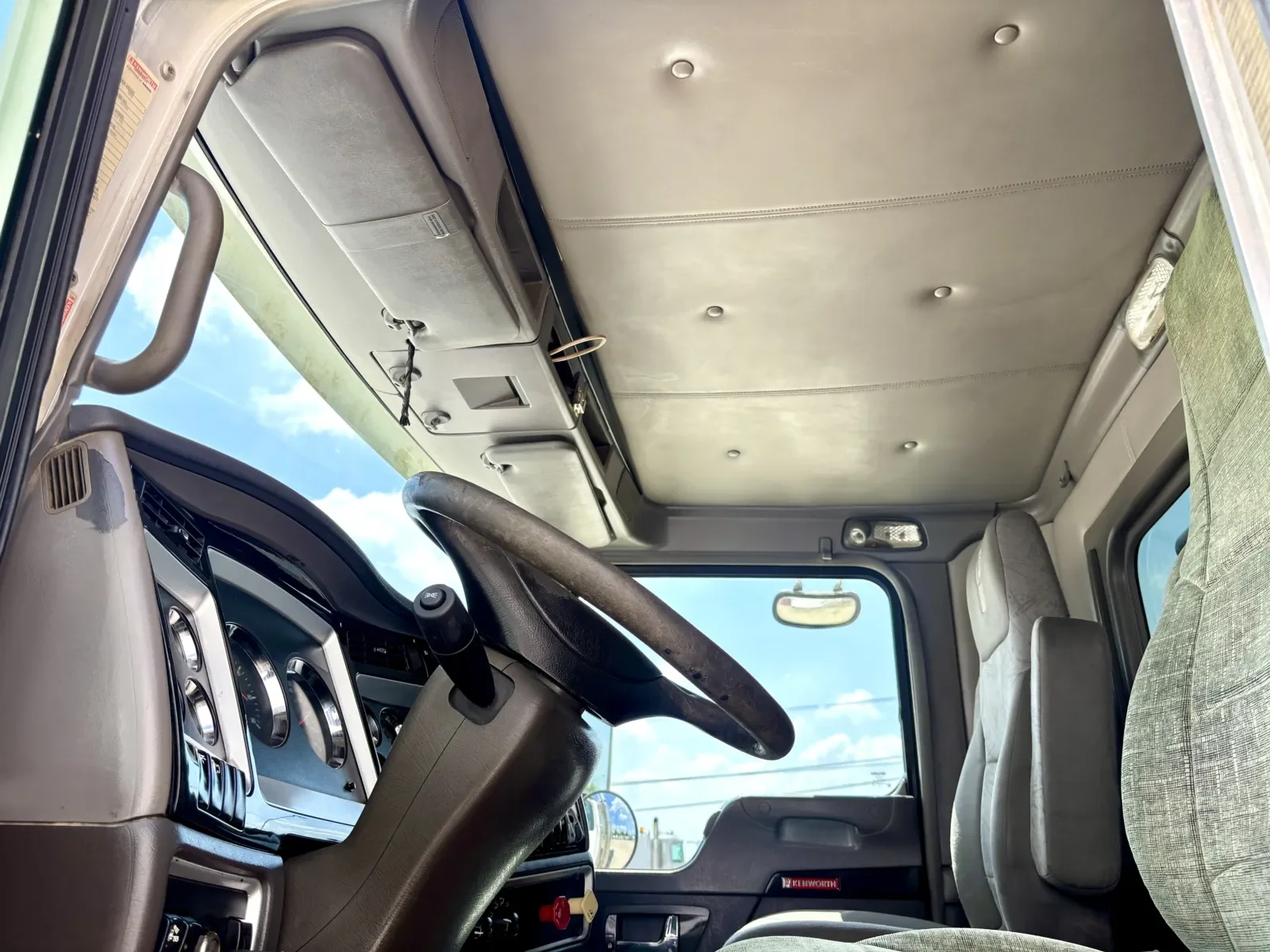 2008 Kenworth T800 - image 14