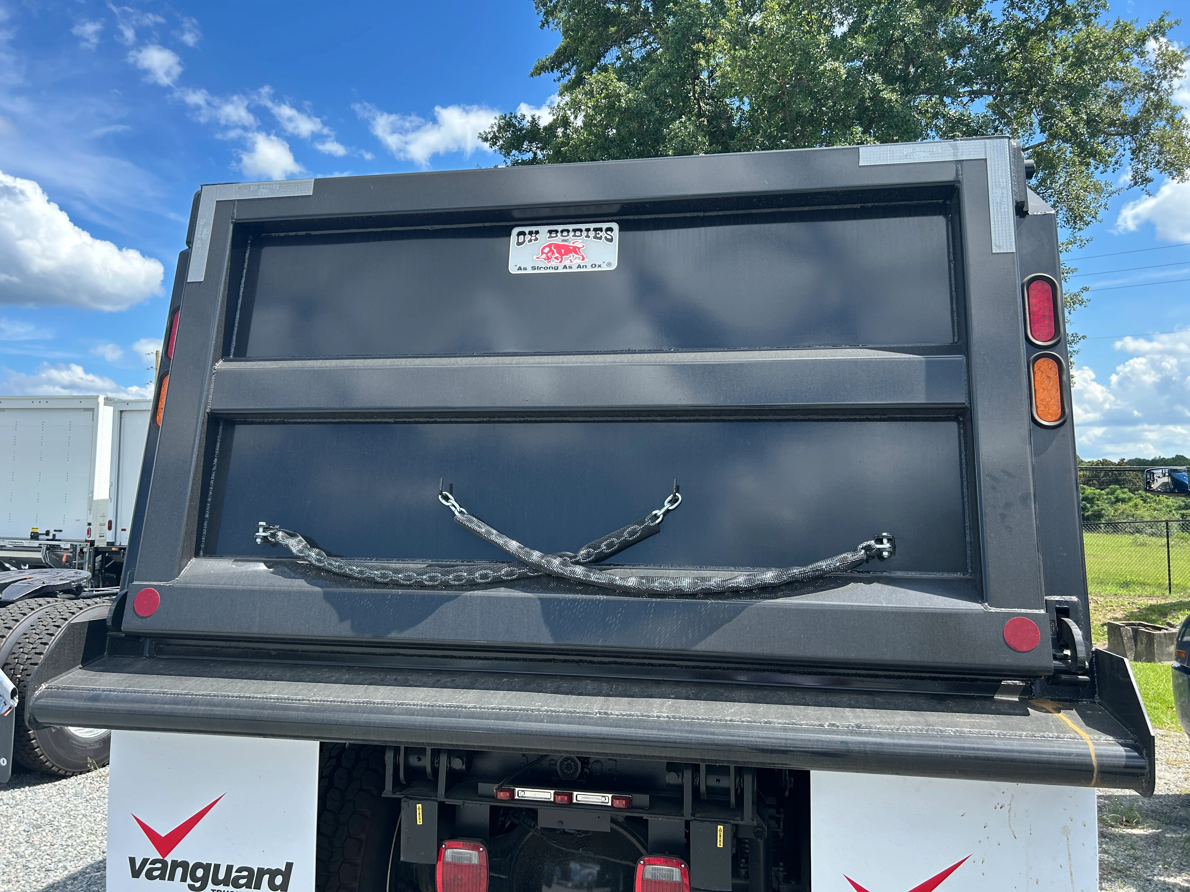 2025 Volvo VNR 640 in Macon, GA — photo 10