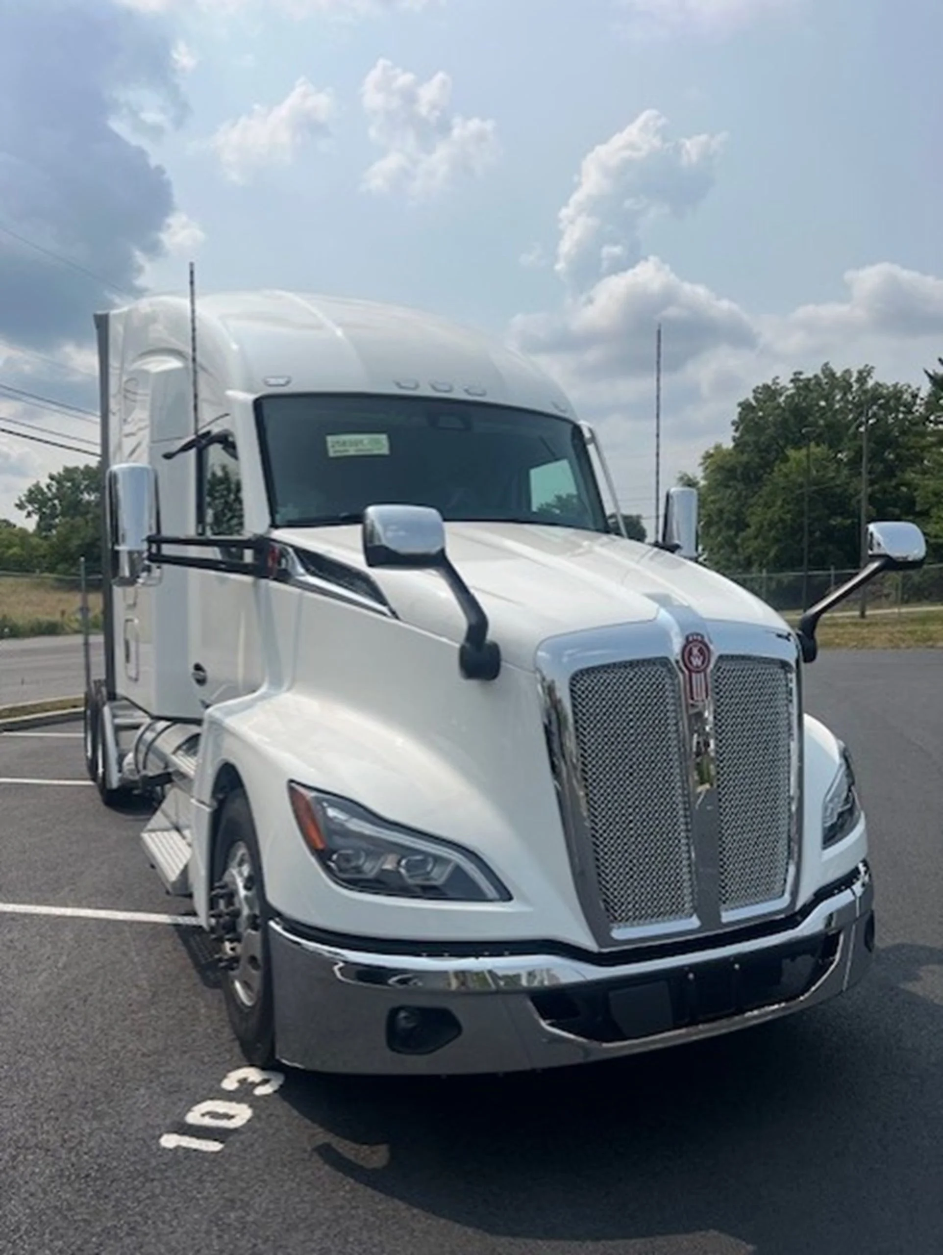 2027 Kenworth in Hagerstown, MD — photo 3