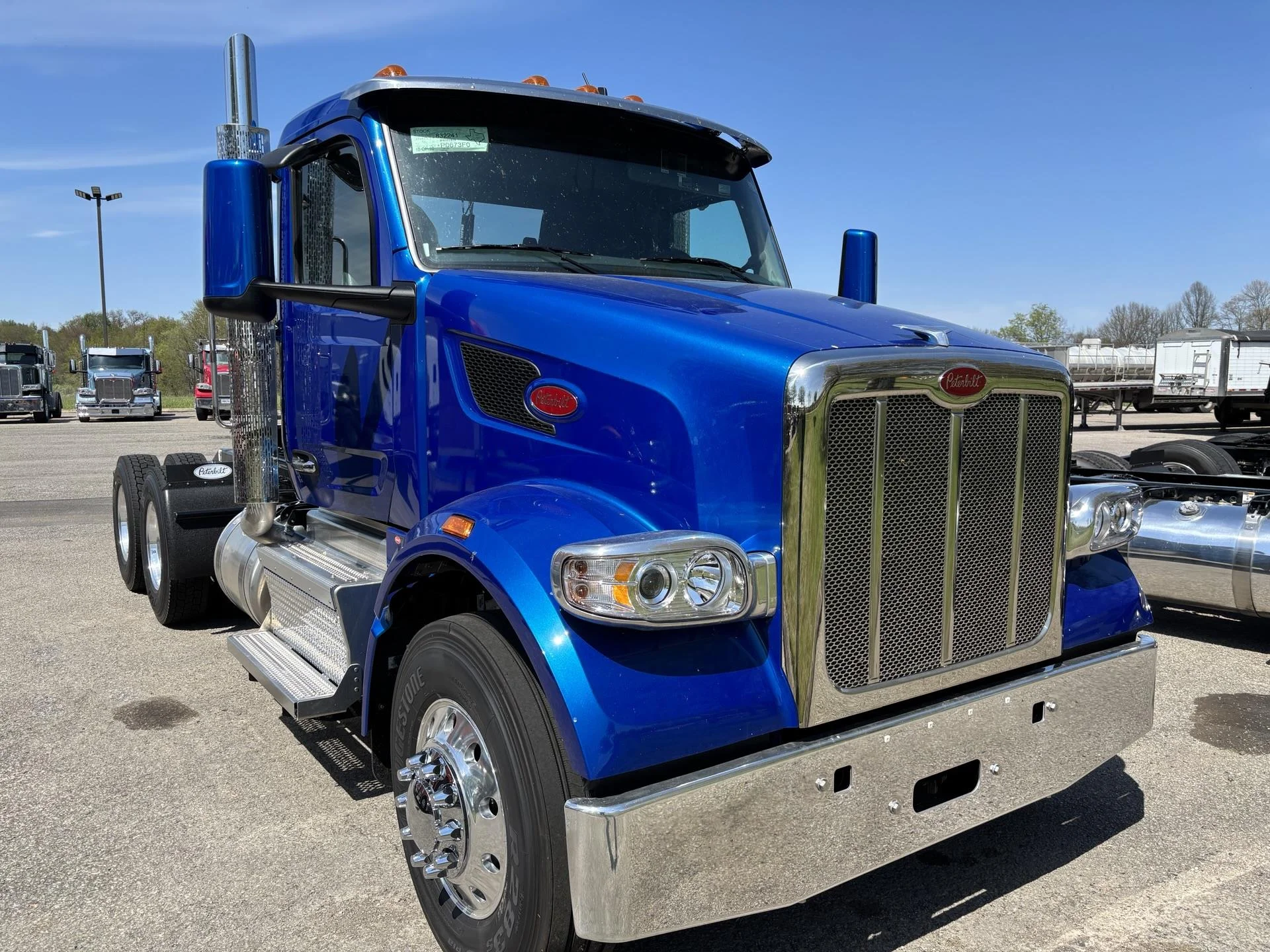 2027 Peterbilt 567 in Zanesville, OH — photo 2