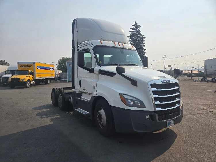 2020 Freightliner Cascadia in Spokane Valley, WA