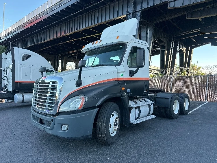 2012 Freightliner Cascadia in North Bergen, NJ — photo 3
