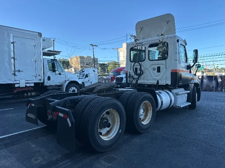 2012 Freightliner Cascadia in North Bergen, NJ — photo 7