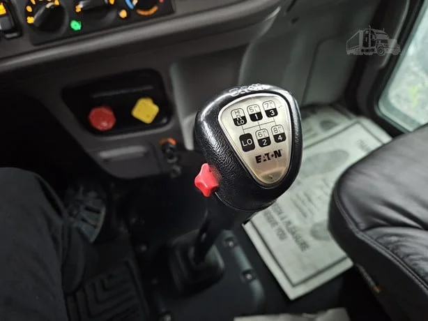 2020 Peterbilt 389 in MS — photo 11