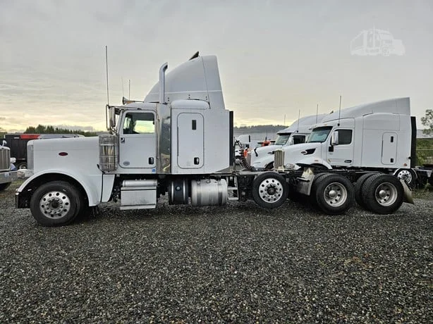 2020 Peterbilt 389