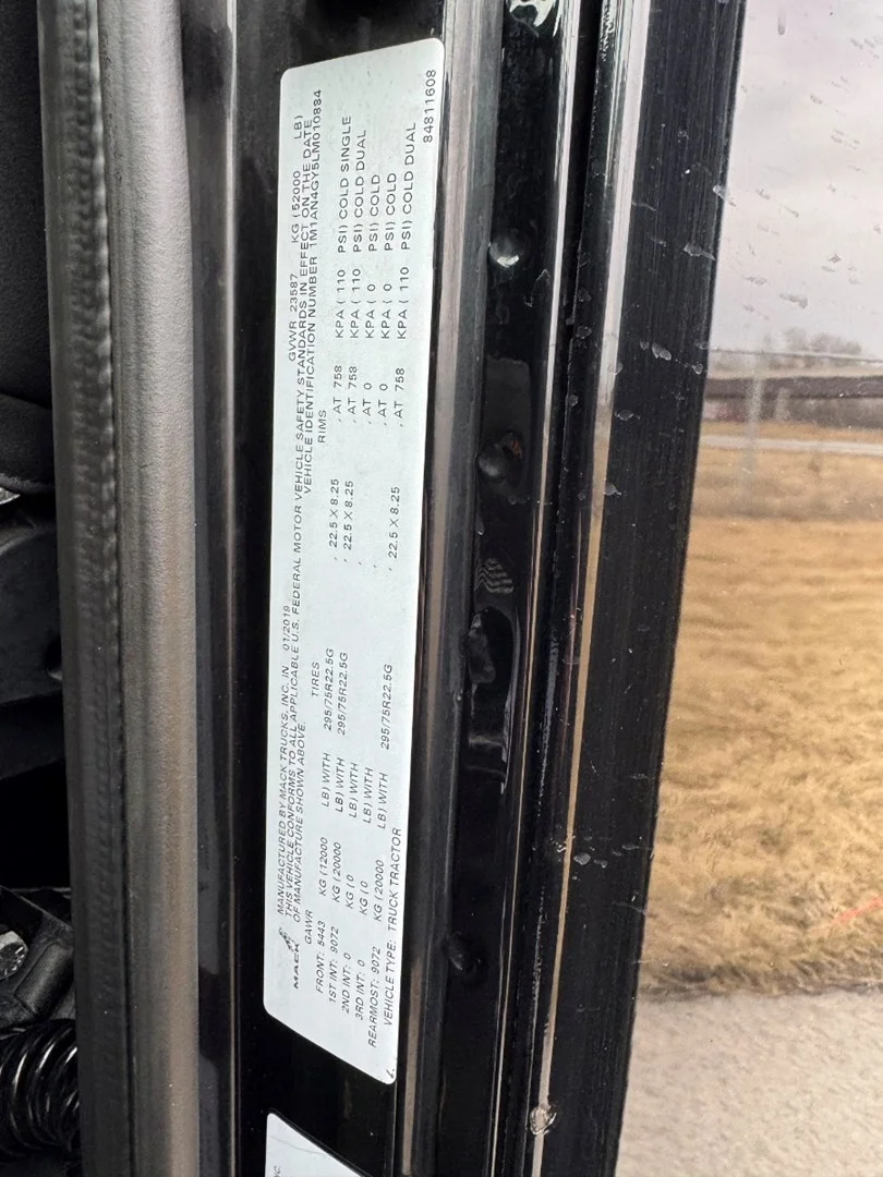2020 MACK AN64T - USED TRUCKS SLEEPER - image 23