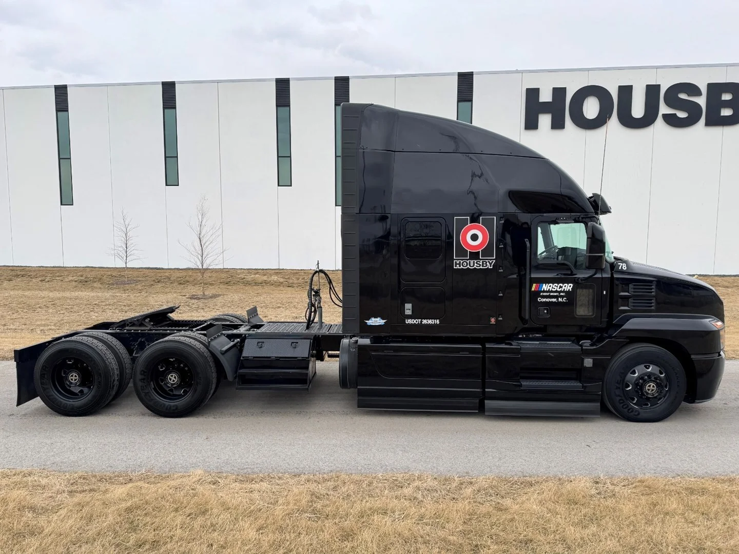 2020 MACK AN64T - USED TRUCKS SLEEPER - image 7