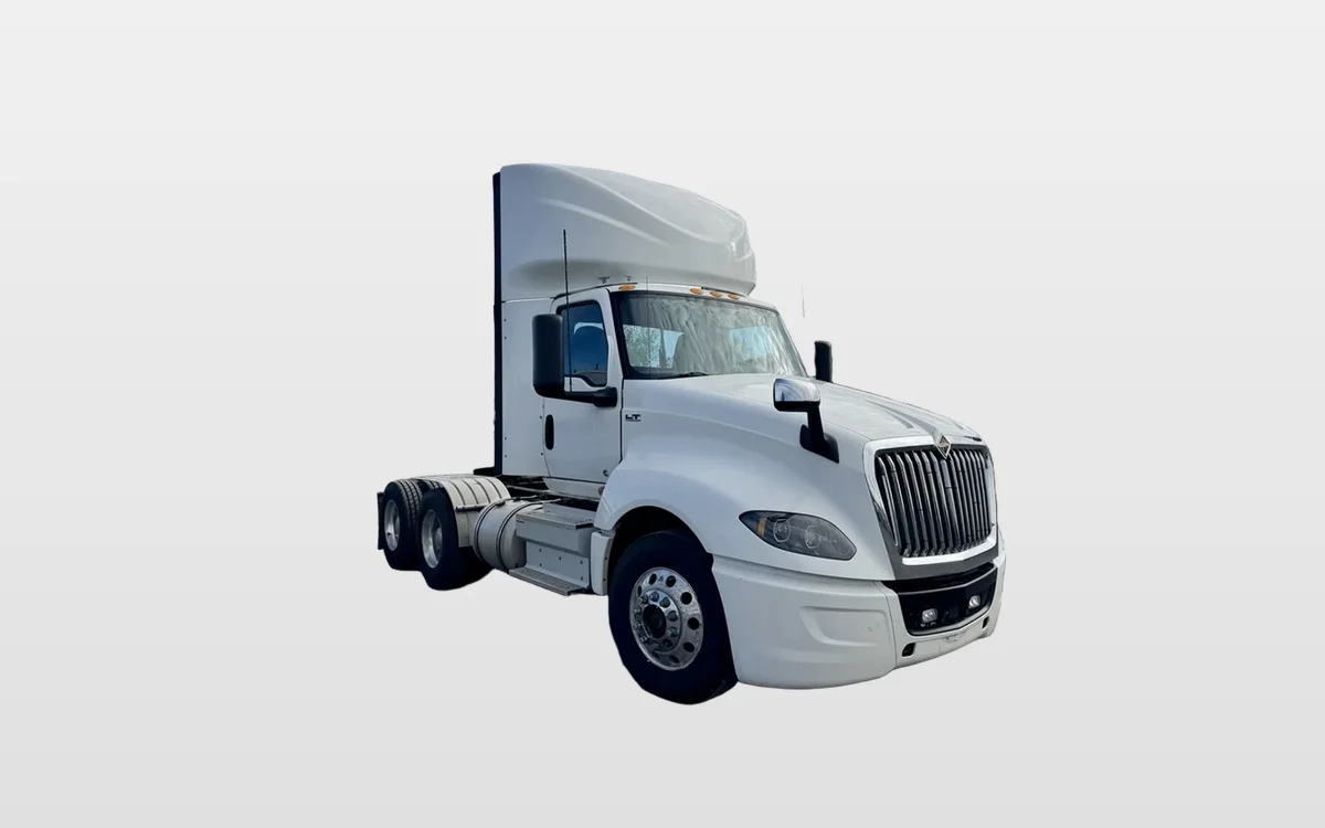 2019 International LT - image 1