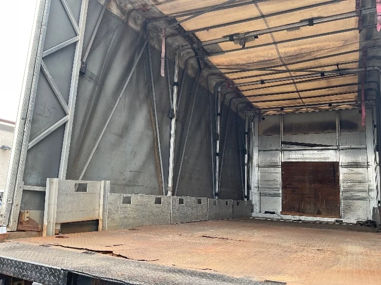 2010 International 4300 - image 9