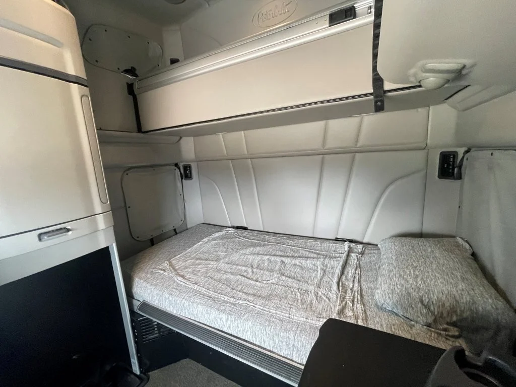 2025 Peterbilt 579 - image 13