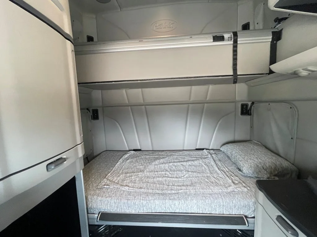 2025 Peterbilt 579 - image 14