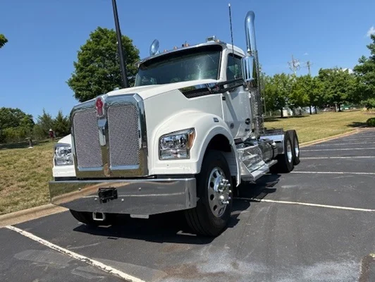 2027 Kenworth T880 in Greensboro, NC — photo 8