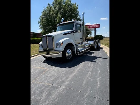 2027 Kenworth T880 in Greensboro, NC — photo 2