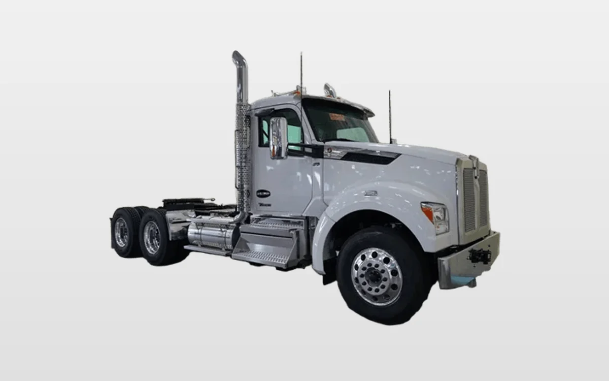 2027 Kenworth T880 - image 1