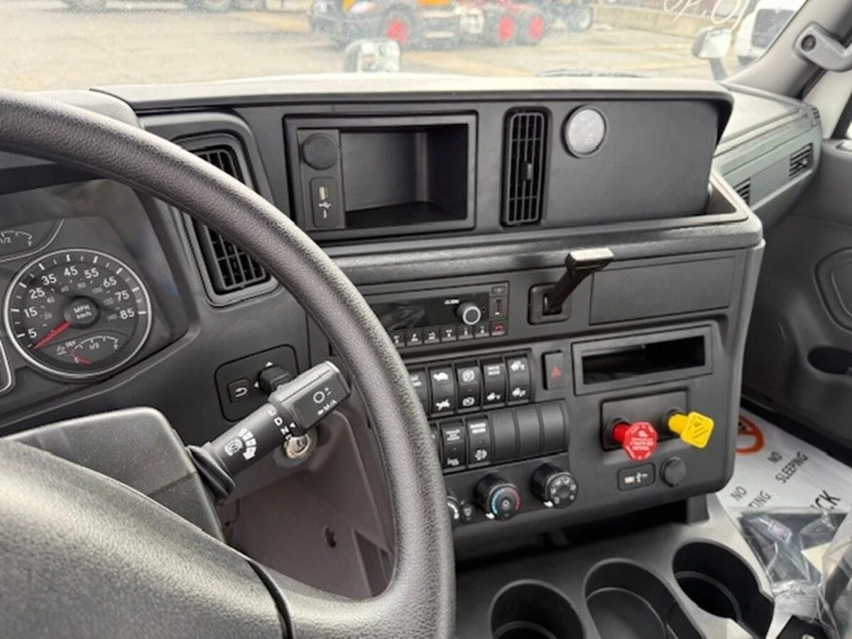 2025 International LT - image 6