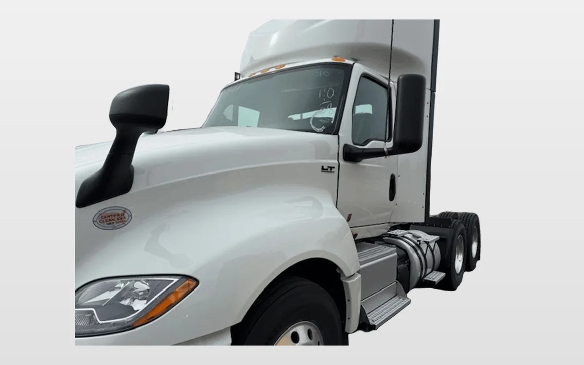 2025 International LT - image 1