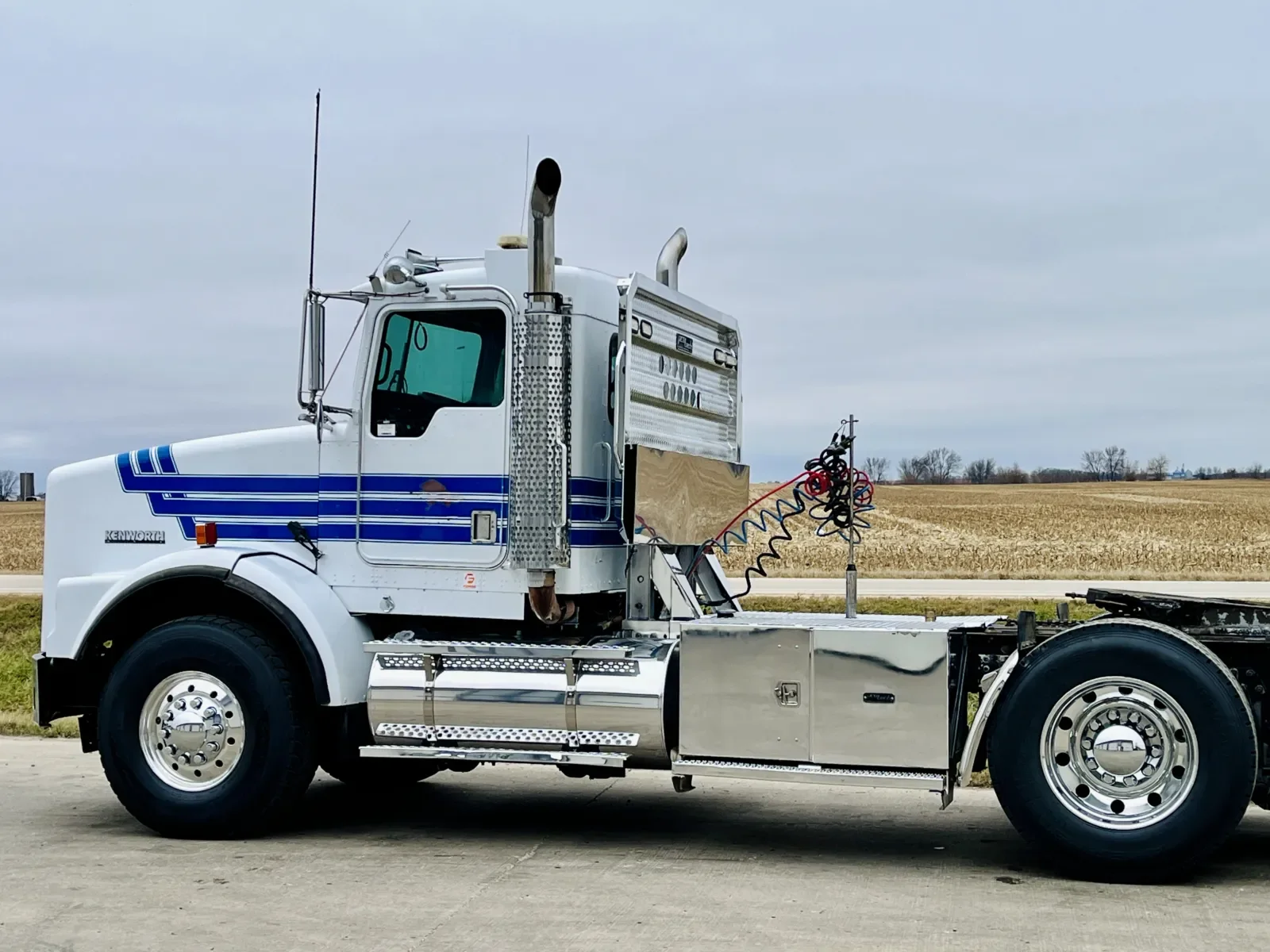 1998 Kenworth T800 - image 8