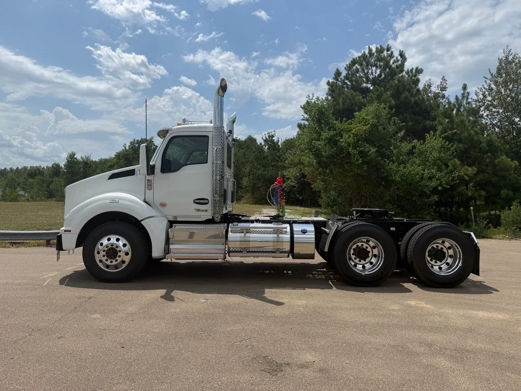2027 Kenworth in Jackson, MS — photo 5