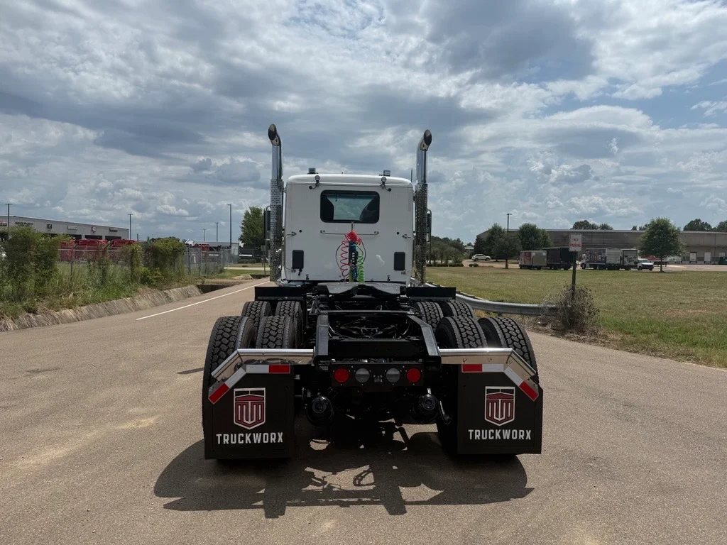 2027 Kenworth in Jackson, MS — photo 7